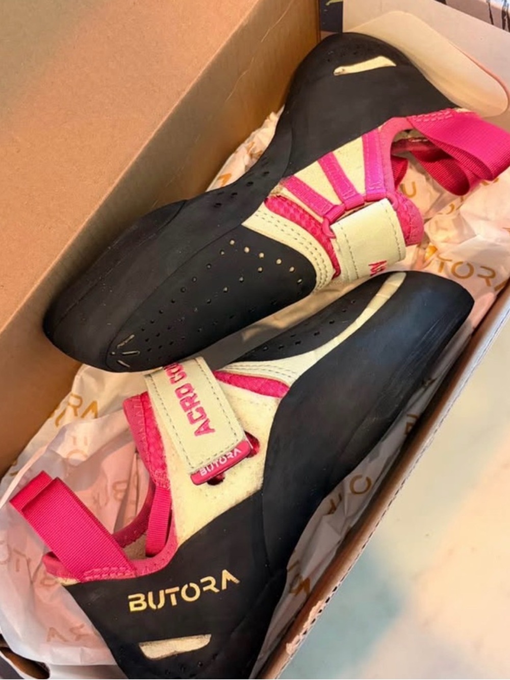 Butora Acro Comp Climbing Shoes 6.5 W / 37.5 narrow